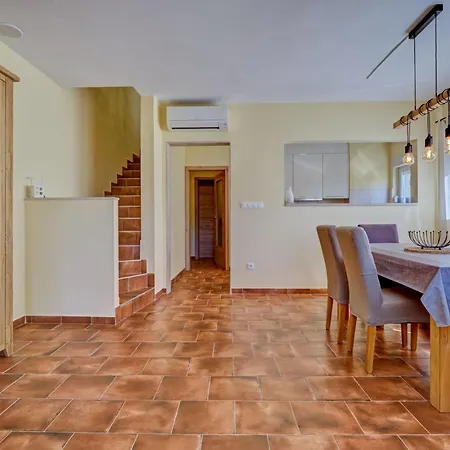 Anovi 1 - Haus Mit Zwei Schlafzimmern By Interhome