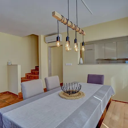 Anovi 1 - Haus Mit Zwei Schlafzimmern By Interhome